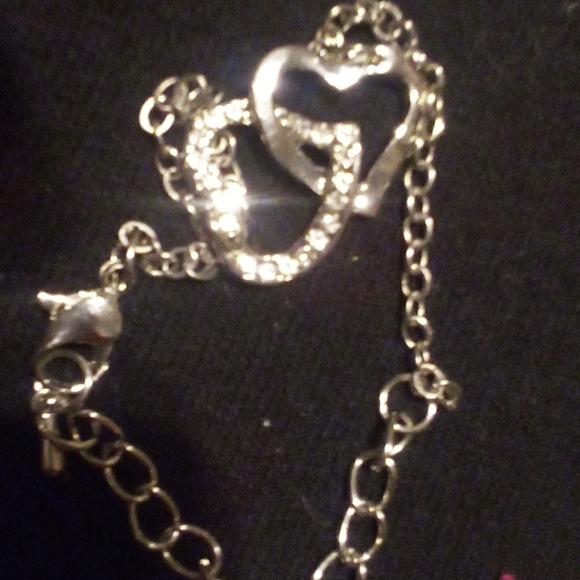 Silver tone heart crystal jewelry set - Picture 6 of 7